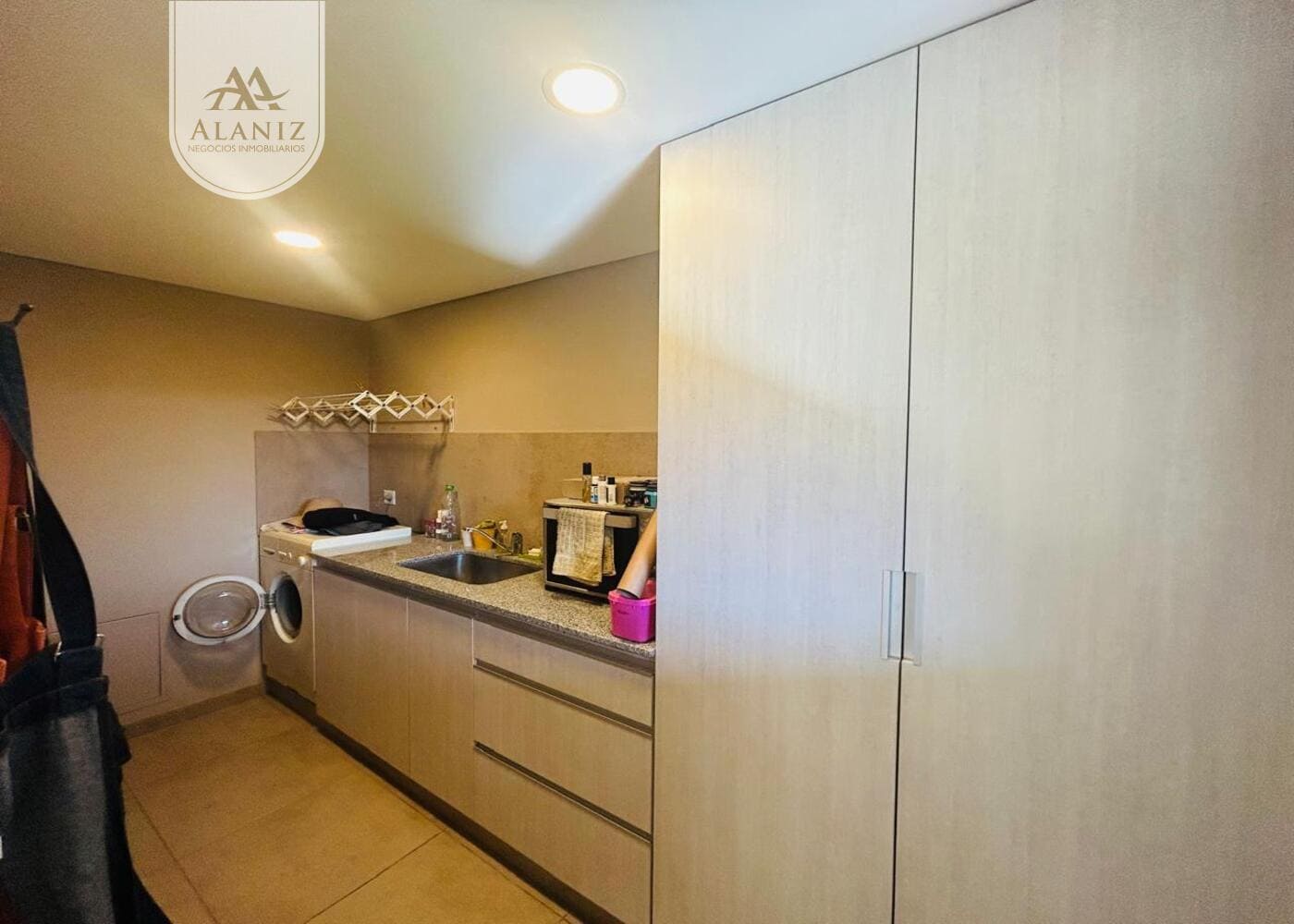 Residencia de categoría con piscina climatizada en ubicación privilegiada de Merlo - imagen 13