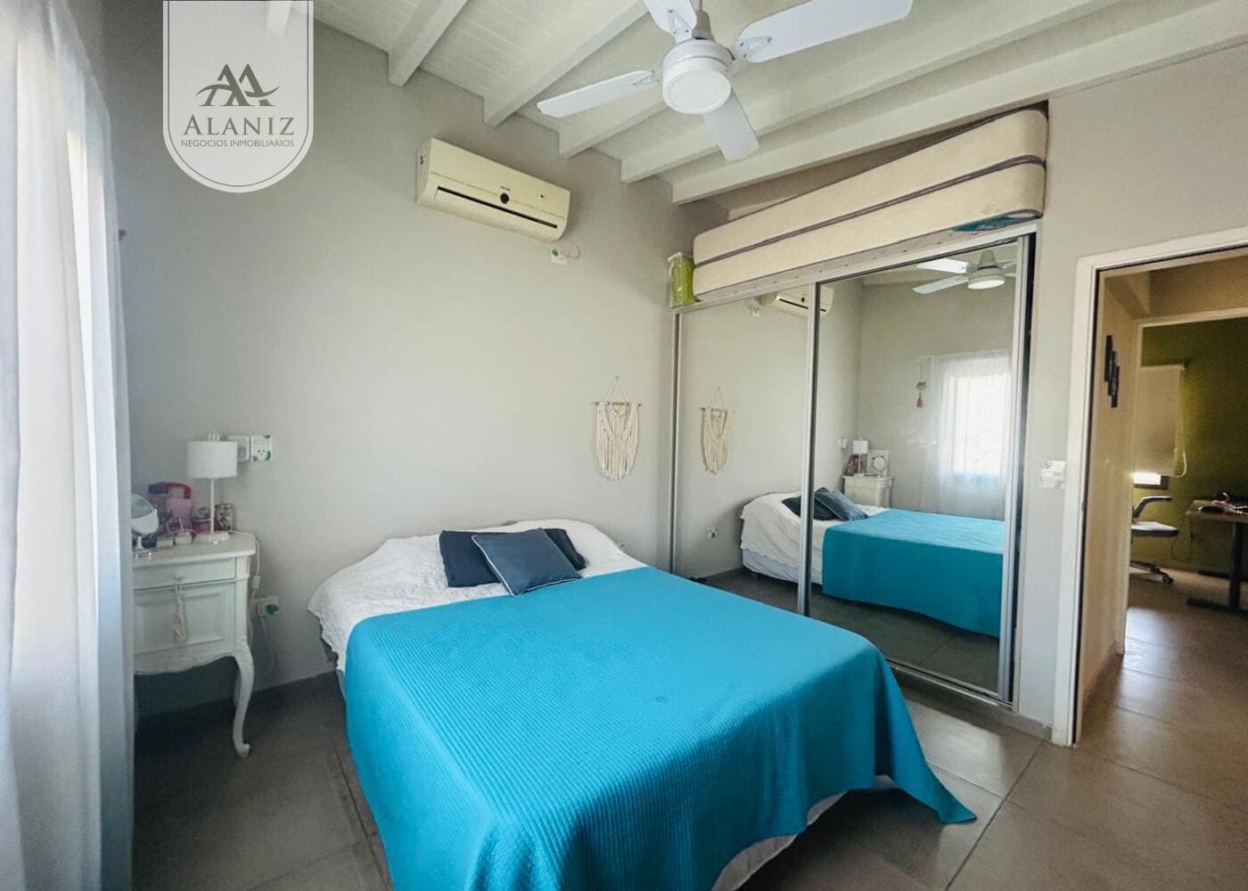 Residencia de categoría con piscina climatizada en ubicación privilegiada de Merlo - imagen 22