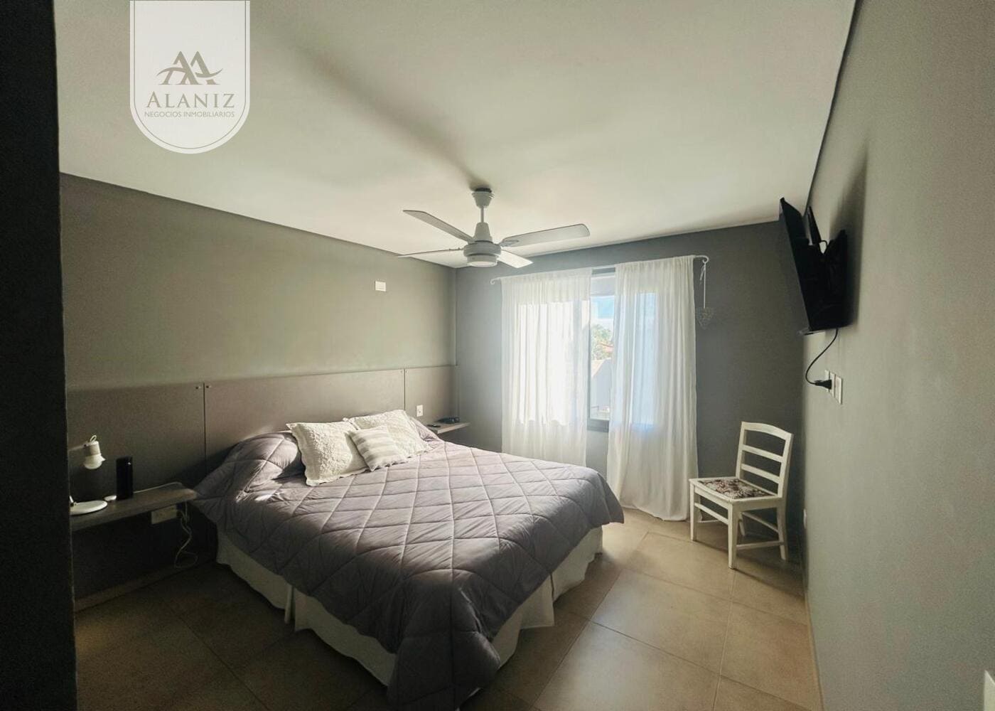 Residencia de categoría con piscina climatizada en ubicación privilegiada de Merlo - imagen 14