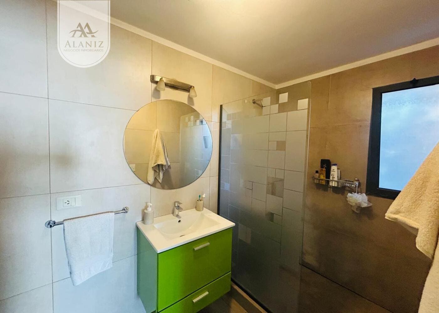 Residencia de categoría con piscina climatizada en ubicación privilegiada de Merlo - imagen 17