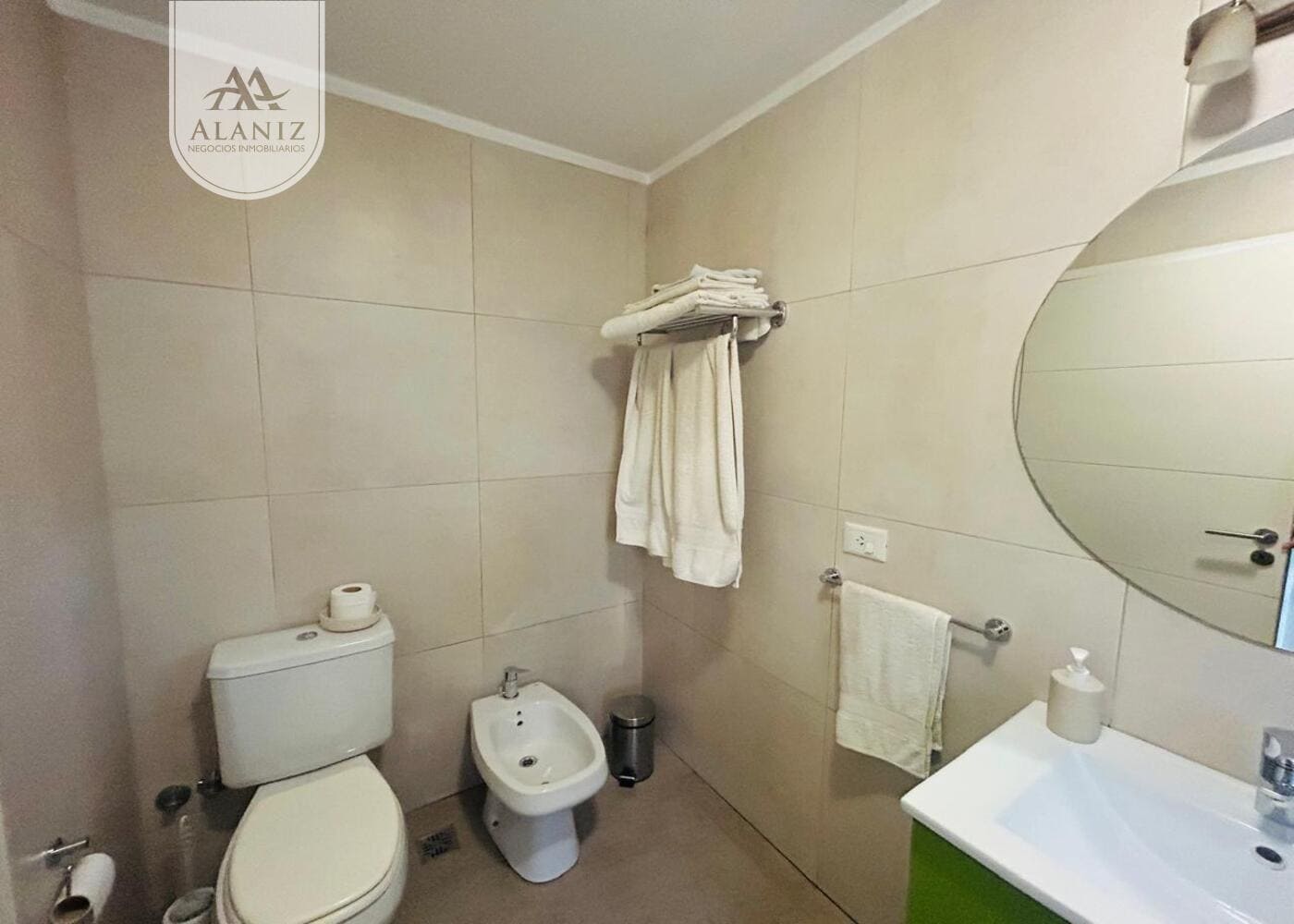 Residencia de categoría con piscina climatizada en ubicación privilegiada de Merlo - imagen 18